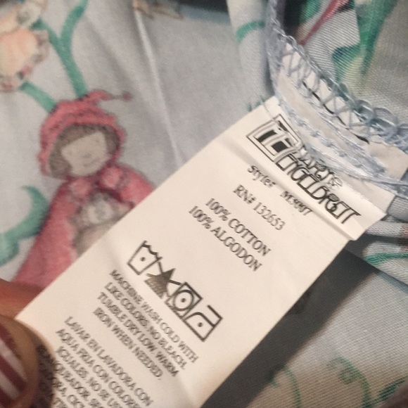 NWT Mary Engelbreit scrub top - Picture 3 of 5